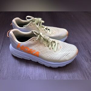 Hoka Rincon 3 size 9